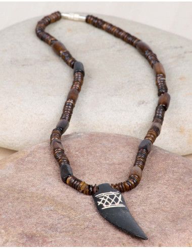collar-hombre-hippie-hueso-marron-playa
