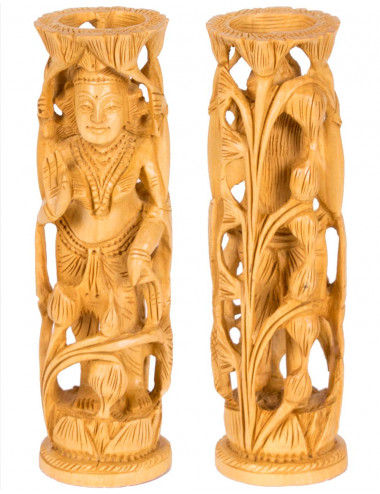 Statue de la tour en bois...
