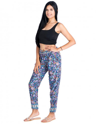 Enge Hosen aus Seide