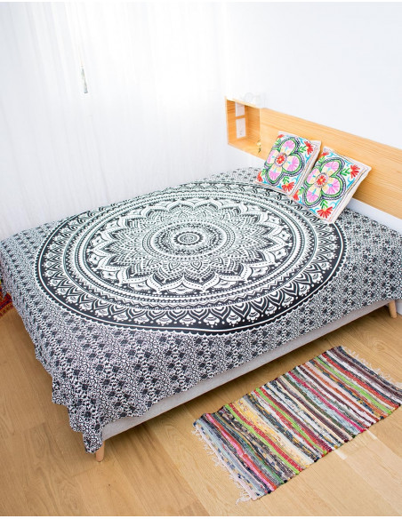 Tagesdecke in Schwarz und Weiß