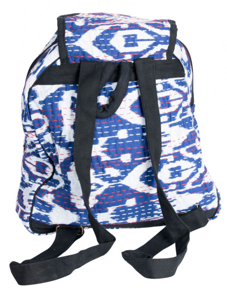 mochila azul e branca