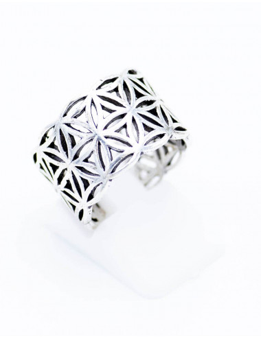 Bague Sculptée et Ajourée 2