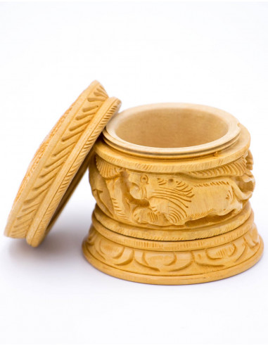 Scatole di legno intagliato
