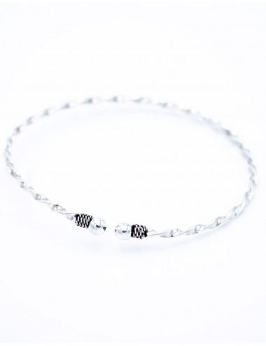 pulsera-rigida-plateada-con-abertura