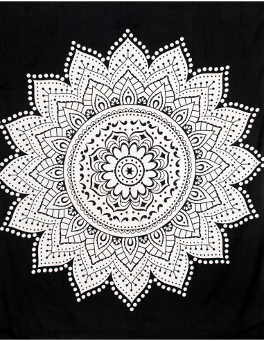 Copriletto o arazzo in bianco e nero