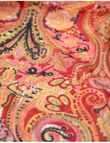 fular-rectangular-seda-rojo-estampado 2