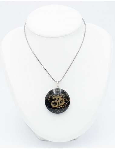 Om-Anhänger aus dunklem... 2