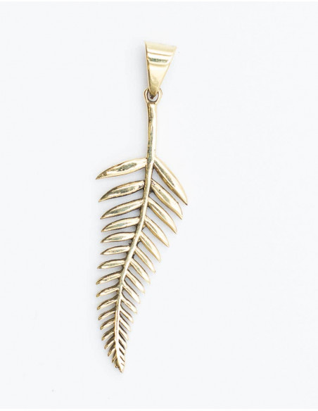 Pendentif feuille sculptée