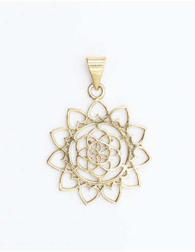 Pendentif circulaire avec coeurs