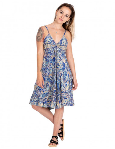 Frisches hellblaues Kleid