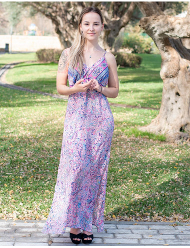 Schmales und langes Kleid
