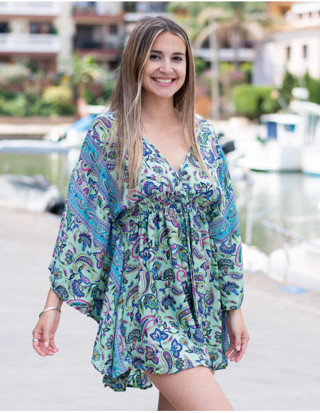 Robe courte à manches