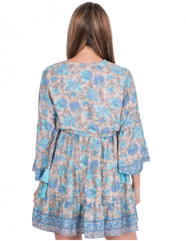 Vestido com babados e mangas largas