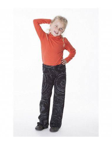 Ethnic-girl-black trousers