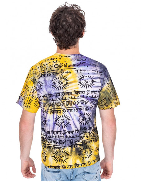 camiseta-unica-tie-die-dibujos-etnicos