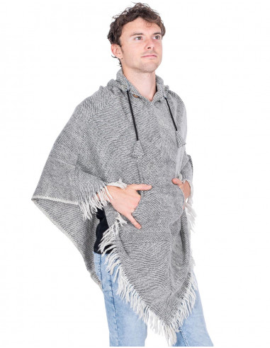 Grauer Poncho mit Fransen
