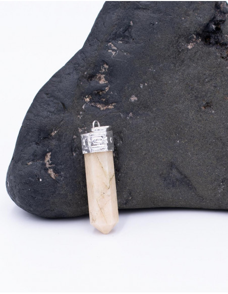 Collana in pietra minerale ottagonale