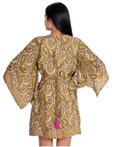 Vestido Curto Com Mangas