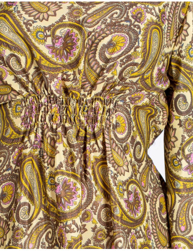 Kurzes Kleid mit Ärmeln 2