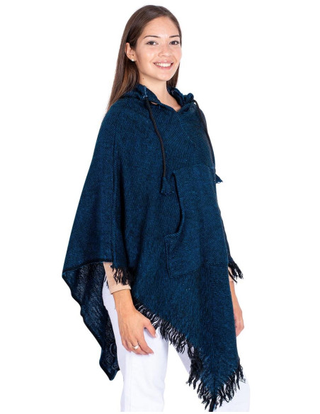 Blauer Wollponcho
