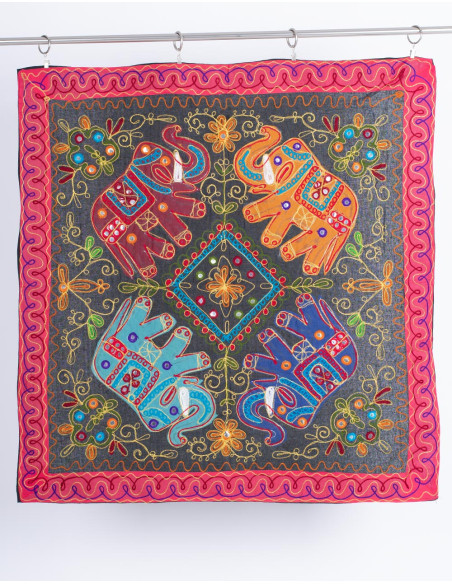 Quadratischer Wandteppich 4 Elefanten