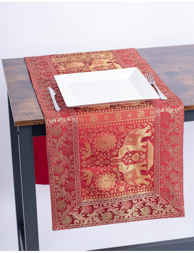 Chemin de table rouge vif