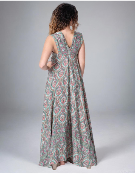 Langes bedrucktes Seidenkleid mit tiefem Ausschnitt
