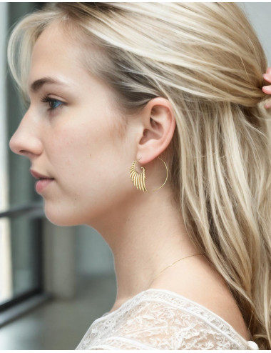 Handwerklich geschnitzte...