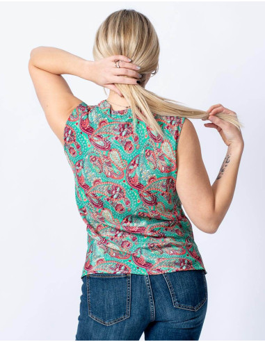 Camiseta básica e descolada de seda estampada...