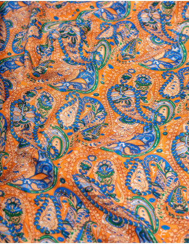 Vestido longo de seda estampado estilo hippie...