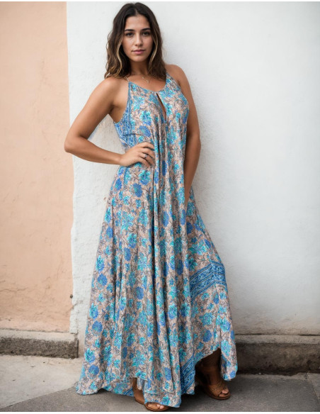 Robe longue et large en soie à fond gris et fleurs bleu clair