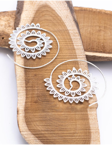 Boucles d'oreilles tournées avec feuilles sculptées en laiton plaqué icoting