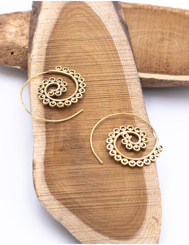 Boucles d'oreilles en laiton doré sculpté de marque Kimago