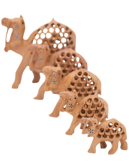 Set aus 5 holzgeschnitzten Kamelen – einzigartiges Treppenhaus-Kunsthandwerk
