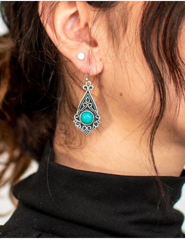 Boucles d'oreilles en laiton sculptées à la main avec pierre naturelle – Style ethnique