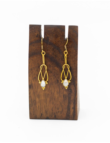 Brincos alongados feitos à... 2