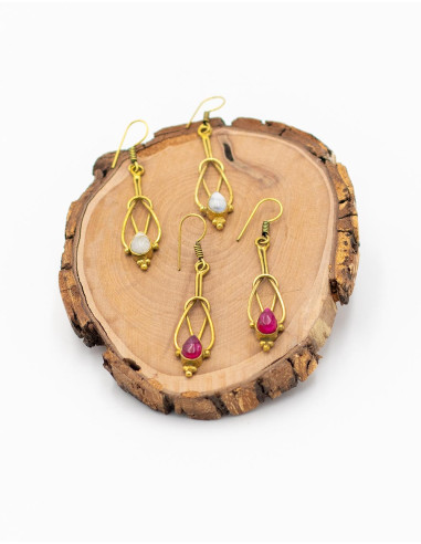 Boucles d'oreilles allongées faites à la main...