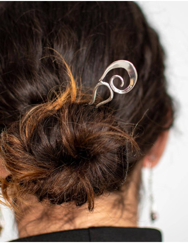 Handgeschnitzter silberner Haarstab – Handgefertigte Eleganz aus Indien