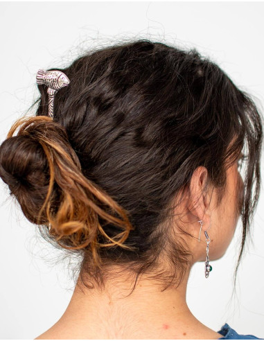 Hand-Carved Metal Hair Stick - Elegance and Unique Craftsmanship