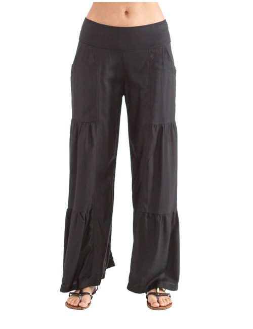 trousers-loose-woman-office