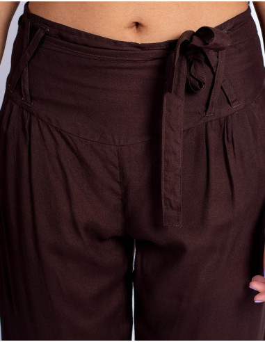 Pantalon Capri marron chocolat : un...