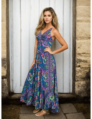 Vestido longo de seda com flores multicoloridas – Inspiração boêmia e elegância indiana