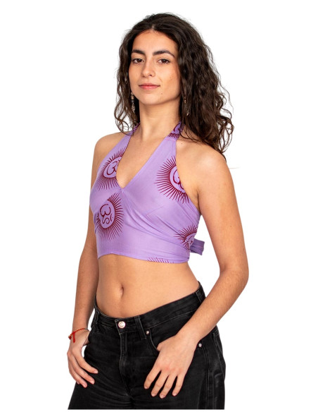 Lilafarbenes Crop-Top mit Sanskrit-Aufschriften – Boho-Style mit indischer Essenz