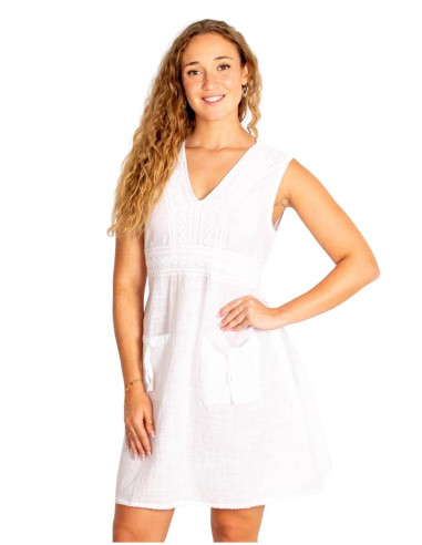 Boho-chic white dress with embroidery