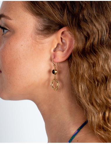 Gold earrings with circles... 2