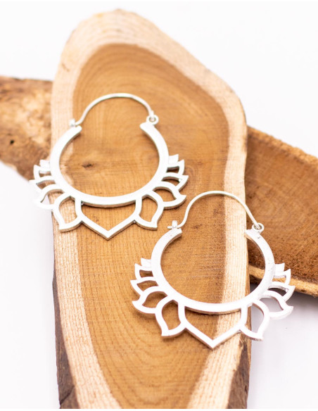 Orecchini in argento a forma di fiore di loto