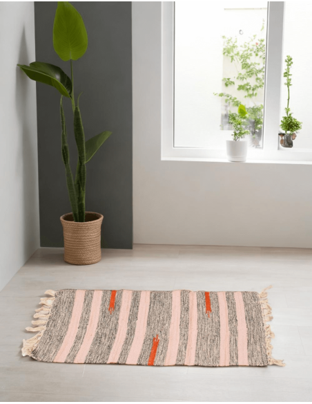 Tappeto etnico indiano tessuto a mano: colori unici e design artigianale