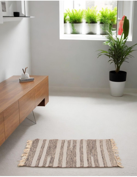 Handwoven Indian ethnic rug – Unique colors and handcrafted design