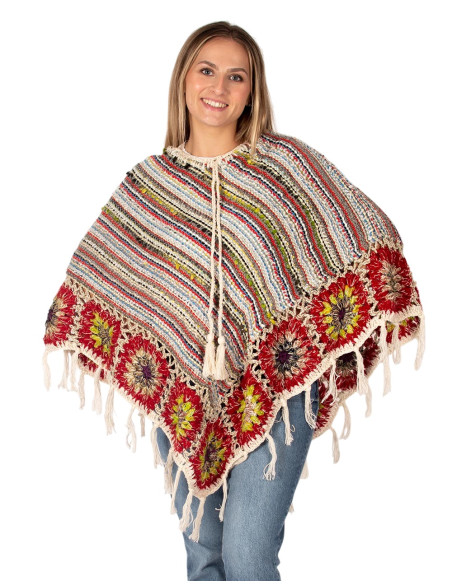 Poncho triangular feito à mão com franjas – Feito à mão na Índia