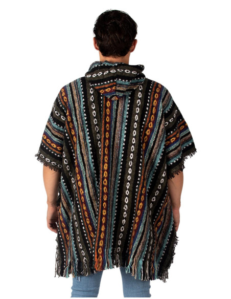 Poncho quadrato unisex fatto a mano con cappuccio e bottoni in legno